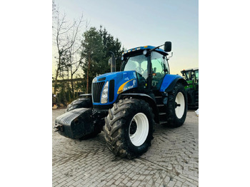 Traktor NEW HOLLAND T8040