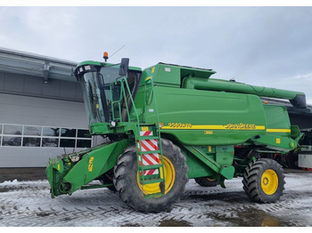 Sklízecí mlátička JOHN DEERE