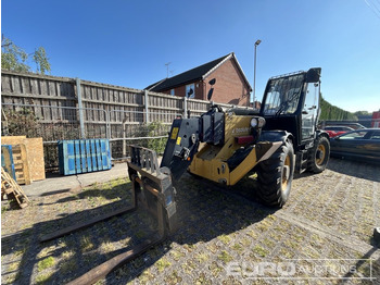 Teleskopický manipulátor CATERPILLAR TH