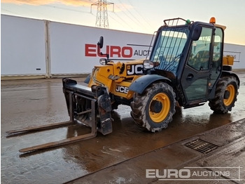 Teleskopický manipulátor JCB