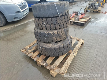 Pneumatiky 8.25-15 Tyre & Rim (4 of): obrázek 1