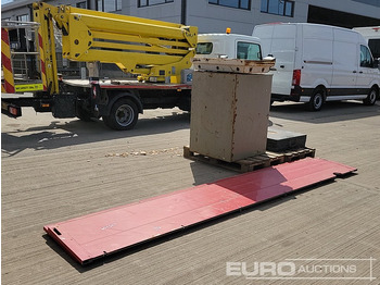 Stavební zařízení Aluminium Dropside Side Panels (2 of), Hiab Outrigger Feet (3 of), Chubb Key Safe: obrázek 5