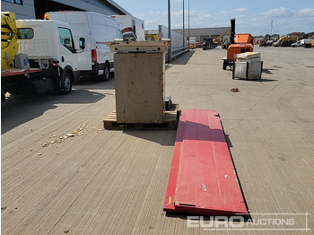 Stavební zařízení Aluminium Dropside Side Panels (2 of), Hiab Outrigger Feet (3 of), Chubb Key Safe: obrázek 4