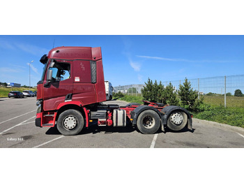 Tahač RENAULT T 520