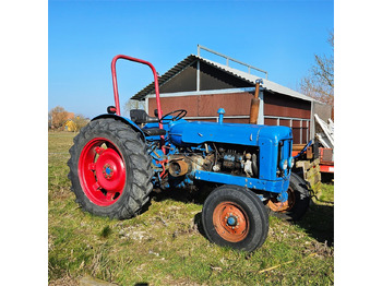 Traktor FORD