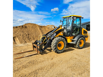 Kolový nakladač JCB 409