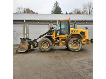 Kolový nakladač JCB 437