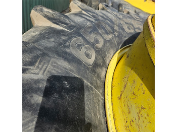 Traktor John Deere 650/65R42: obrázek 3 Traktor John Deere 650/65R42: obrázek 3