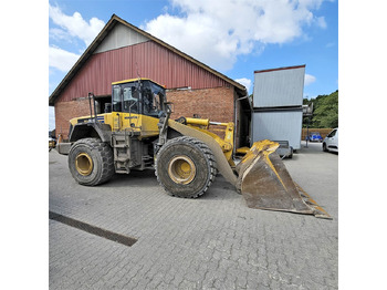 Kolový nakladač KOMATSU WA400