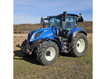 Traktor NEW HOLLAND T5
