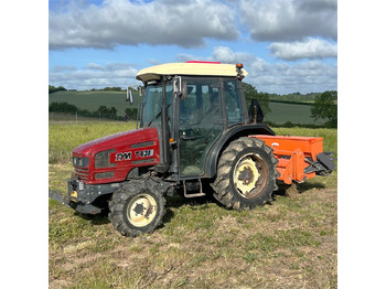 Komunální traktor