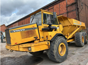Kloubový sklápěč VOLVO A25