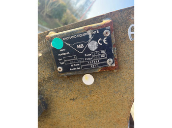 Lžíce na bagr pro Stavební technika BLANCHARD EQUIPEMENTS GODET/1800: obrázek 3