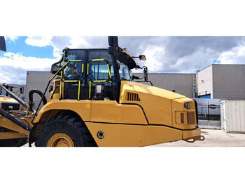 Kloubový sklápěč CAT 730: obrázek 2