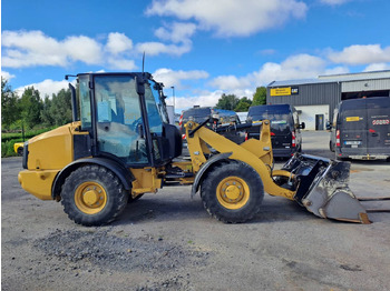 Kolový nakladač CATERPILLAR 906M