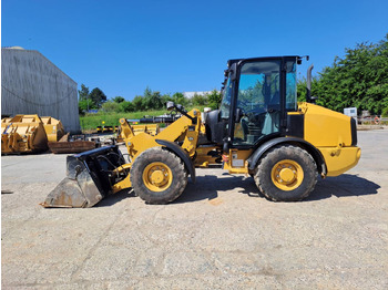 Kolový nakladač CATERPILLAR 906M