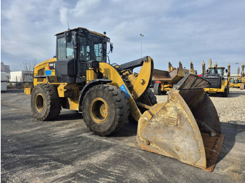 Kolový nakladač CATERPILLAR 926M