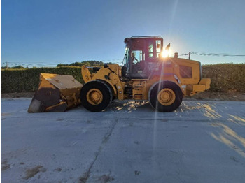 Kolový nakladač CATERPILLAR 938M