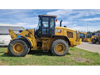 Kolový nakladač CATERPILLAR 938M