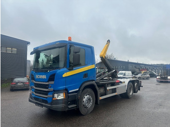 Hákový nosič kontejnerů SCANIA P 360