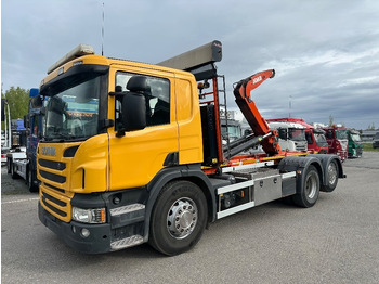 Hákový nosič kontejnerů SCANIA P