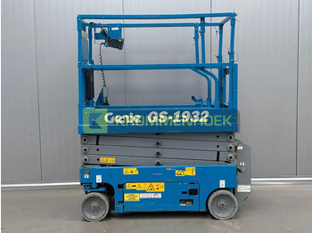 Nůžková plošina GENIE