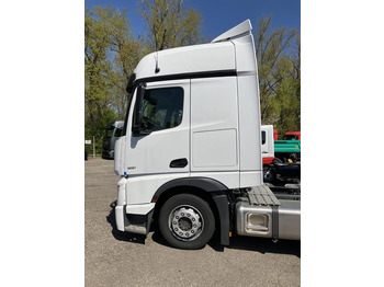 Tahač MERCEDES-BENZ Actros 1851