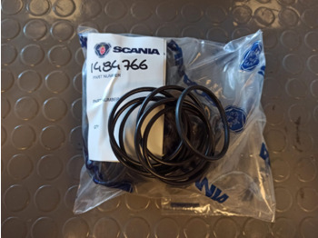 Motor a díly SCANIA