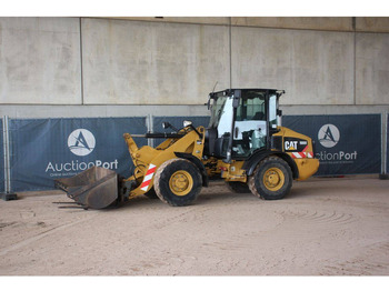 Kolový nakladač CATERPILLAR 906H