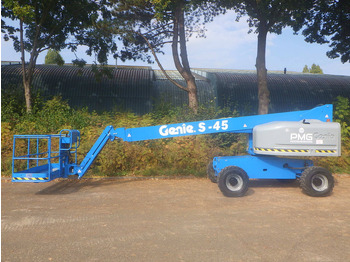 Teleskopická plošina GENIE S45