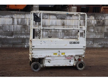 Nůžková plošina JLG