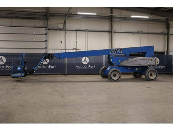 Teleskopická plošina JLG