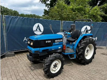 Traktor NEW HOLLAND