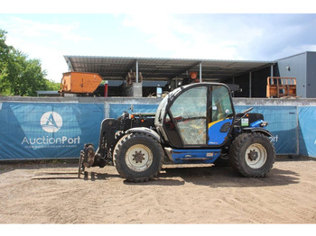Teleskopický manipulátor NEW HOLLAND