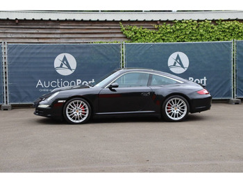 Osobní auto PORSCHE
