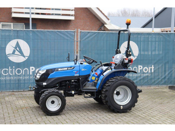 Traktor SOLIS 26