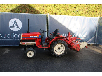 Traktor YANMAR