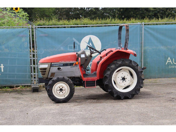 Traktor YANMAR
