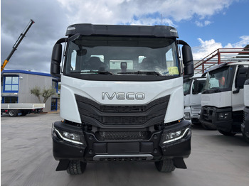 Podvozek s kabinou IVECO AD380T46 6x4 E6 (Chassis): obrázek 3