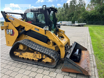 Smykový nakladač CATERPILLAR