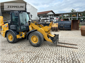 Kolový nakladač CATERPILLAR 906