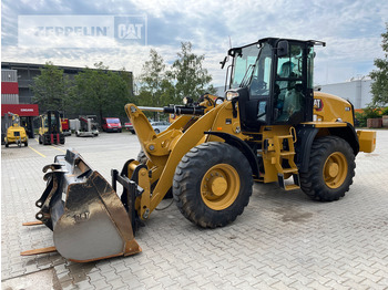 Kolový nakladač CATERPILLAR 914