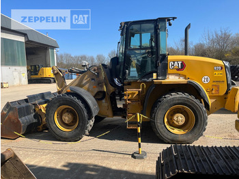 Kolový nakladač CATERPILLAR 920