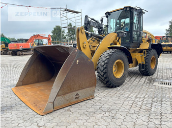 Kolový nakladač CATERPILLAR 926M
