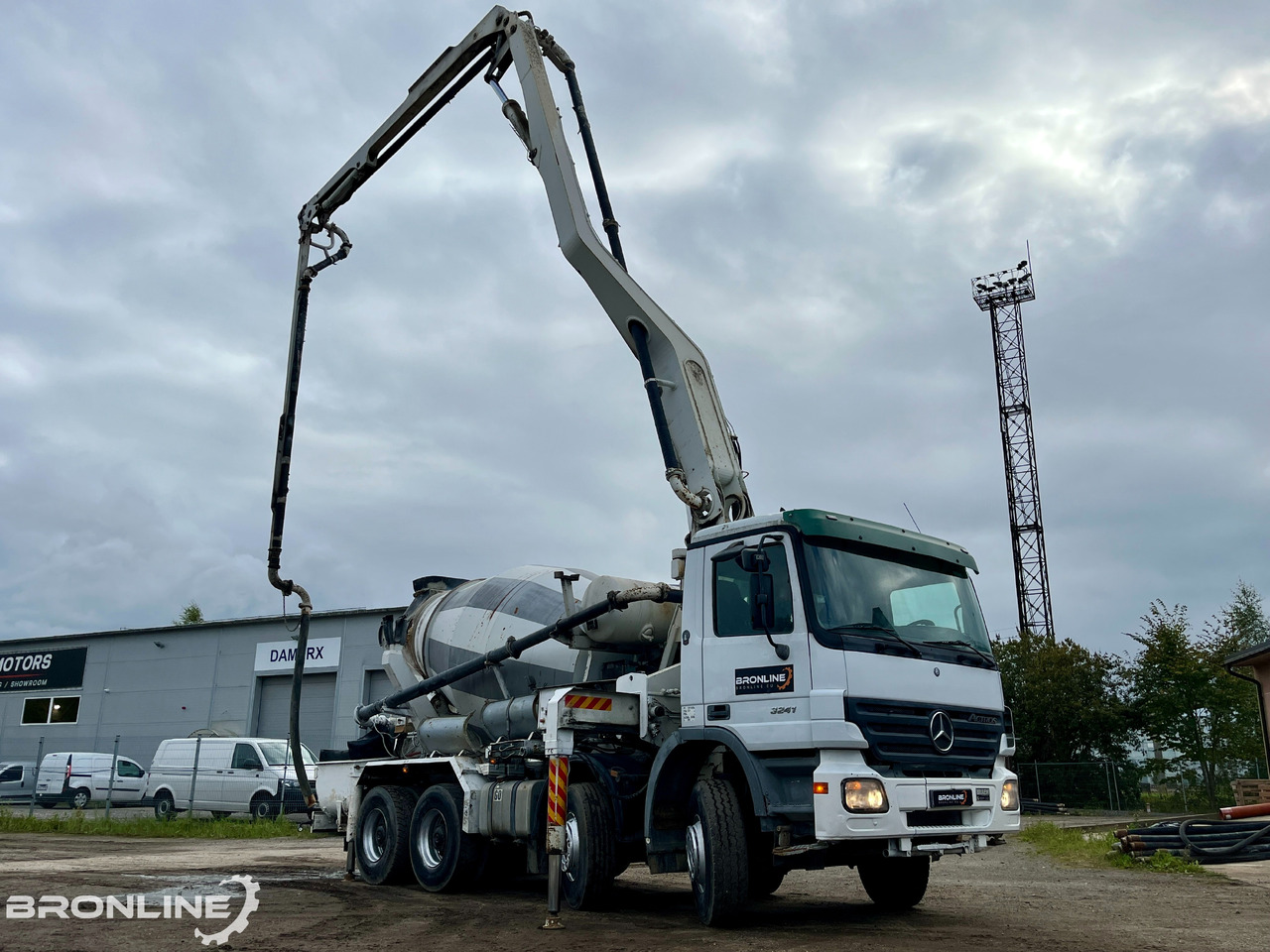 2004 MERCEDES-BENZ ACTROS 3241K 8X4/4 PUMI - Autodomíchávač: obrázek 3 2004 MERCEDES-BENZ ACTROS 3241K 8X4/4 PUMI - Autodomíchávač: obrázek 3