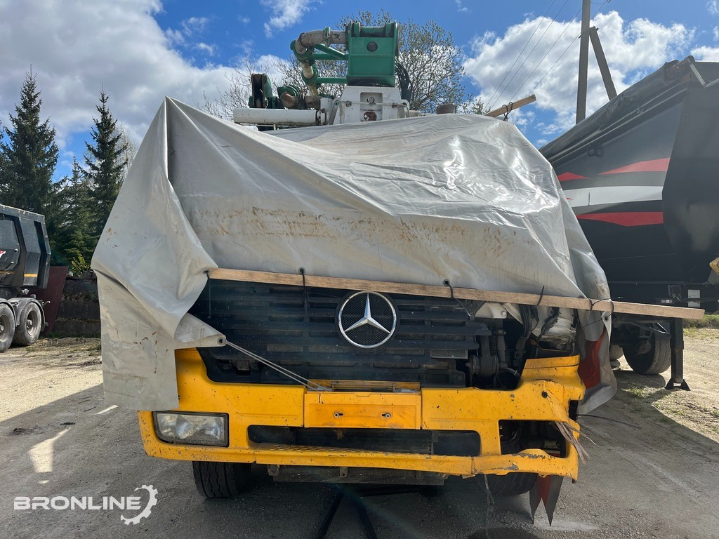 2003 MERCEDES-BENZ ACTROS 3240B 8X4/4 Mixer - Jiná technika: obrázek 4 2003 MERCEDES-BENZ ACTROS 3240B 8X4/4 Mixer - Jiná technika: obrázek 4