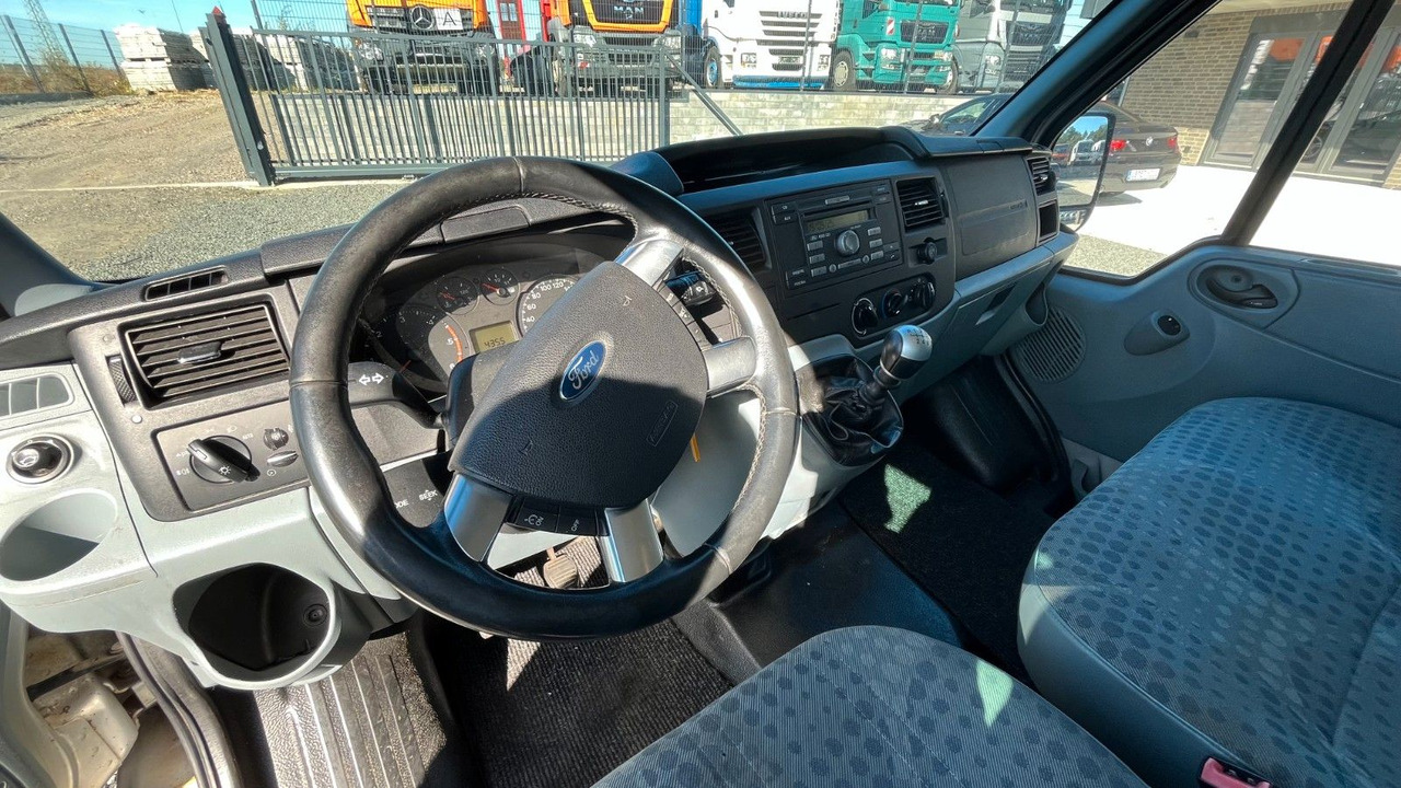 Mikrobus Ford Transit Kombi FT 300 9-Sitzer: obrázek 9