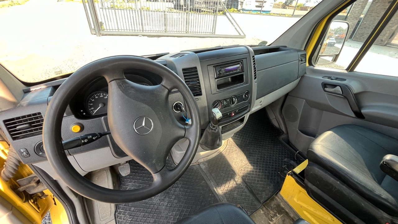 Dodávka sklápěč, Dodávka s dvojitou kabinou Mercedes-Benz Sprinter 511 CDI Kipper Doka Dreiseitenkipper: obrázek 9