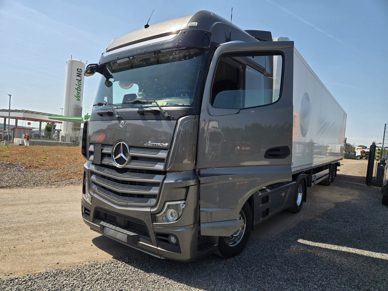 Mercedes-Benz Actros 5 L-Fahrerhaus 2-Achser SZM 1848 - Tahač: obrázek 2 Mercedes-Benz Actros 5 L-Fahrerhaus 2-Achser SZM 1848 - Tahač: obrázek 2
