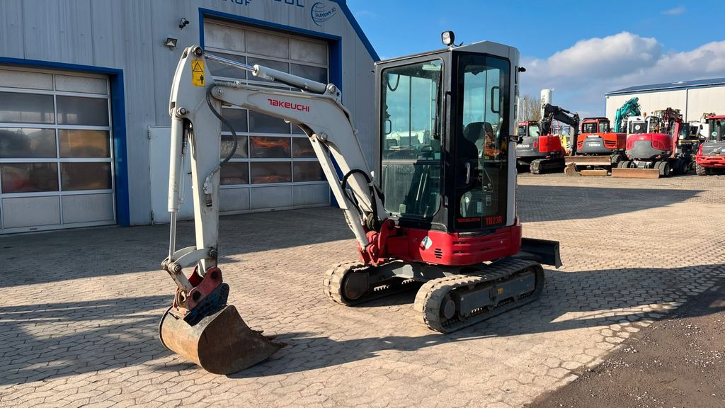 Takeuchi TB23R Minibagger 2670 Kg - Mini rýpadlo: obrázek 2 Takeuchi TB23R Minibagger 2670 Kg - Mini rýpadlo: obrázek 2